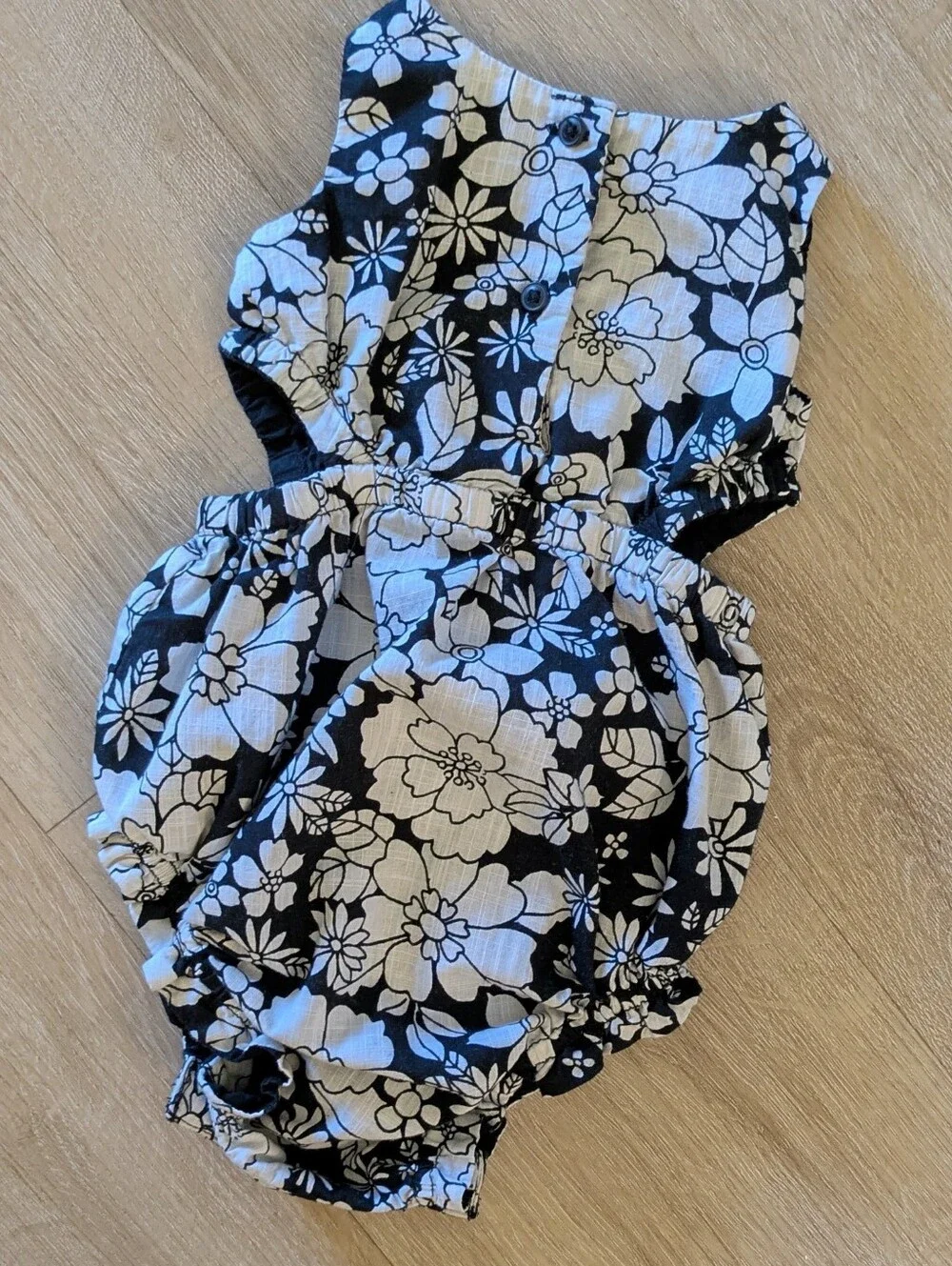Baby Gap Black White Floral Daisy Summer Bodysuit Romper 3-6 Months